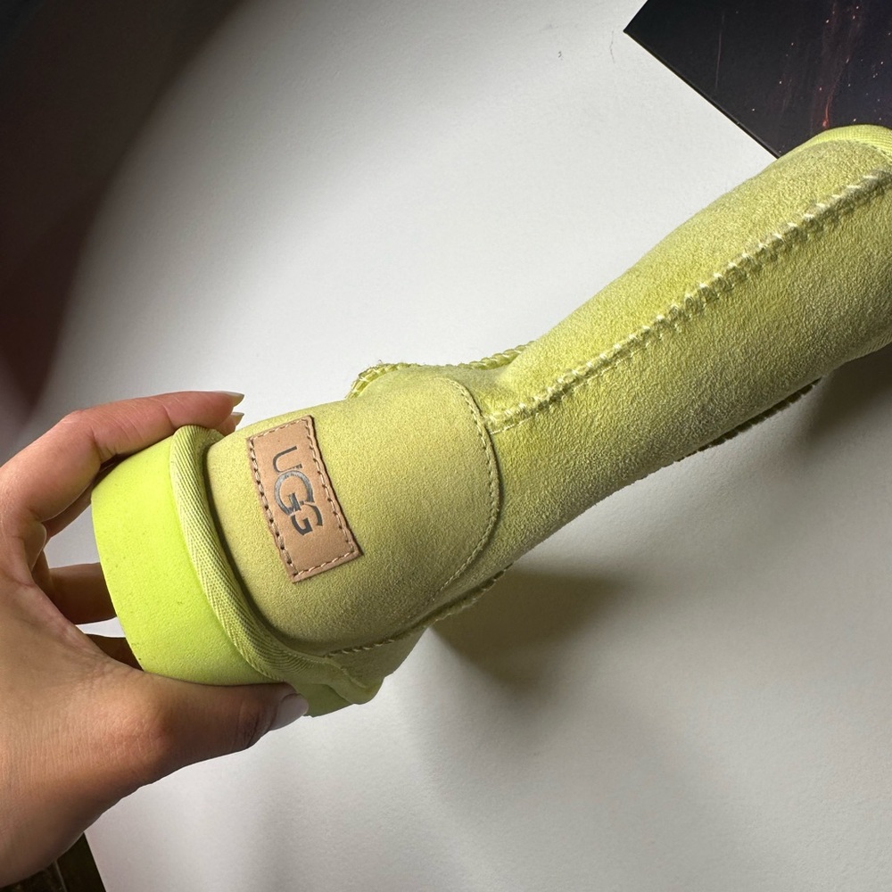 Ugg’s Neon - Picture 9 of 9